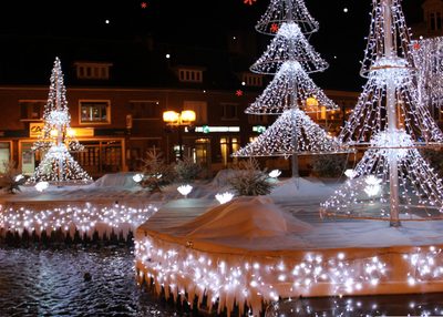 Décor neige artificielle pour ambiance de Noël professionnelle